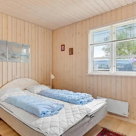 Casa de Férias Beautiful Home In Broager With Sauna Broager